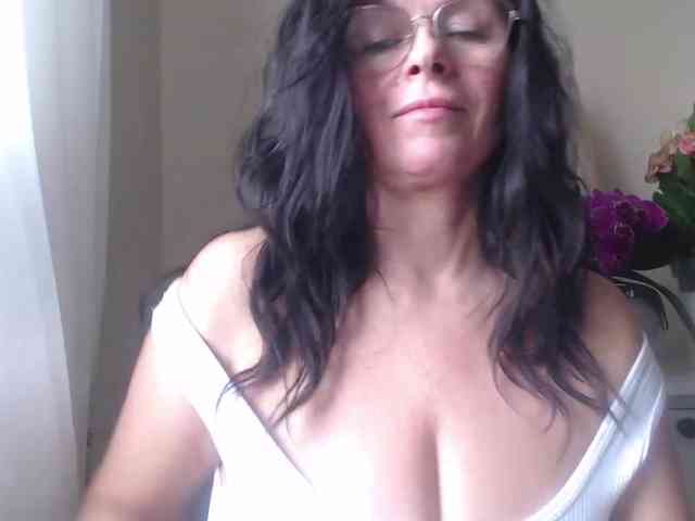 HelenSHOW1 webcam