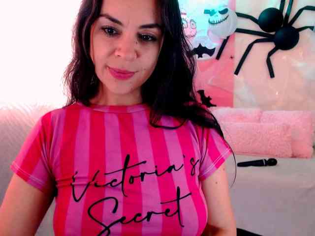 LATINGODDESS69 webcam