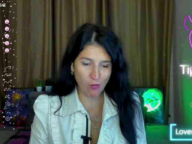 AliannaSoloKisses webcam