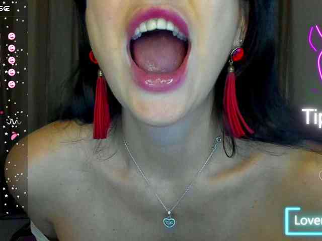 AliannaSoloKisses webcam