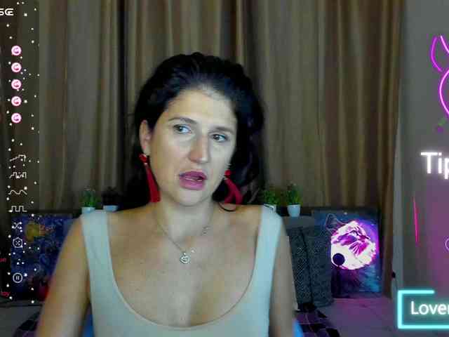 AliannaSoloKisses webcam