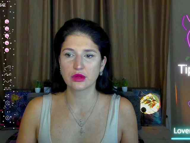 AliannaSoloKisses webcam