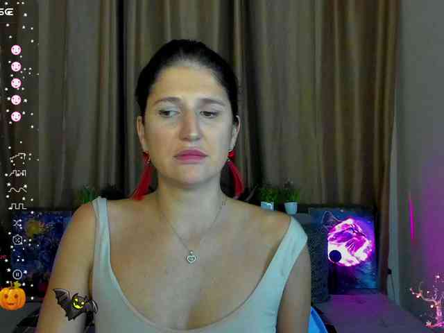 AliannaSoloKisses webcam