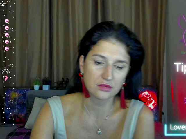 AliannaSoloKisses webcam