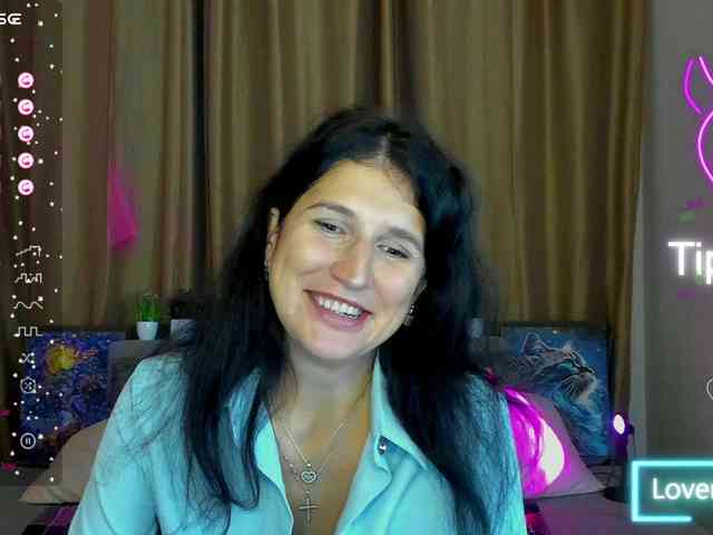 AliannaSoloKisses webcam