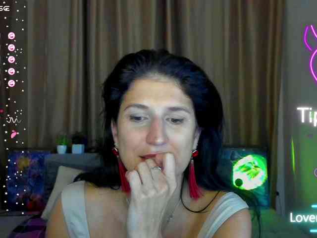 AliannaSoloKisses webcam