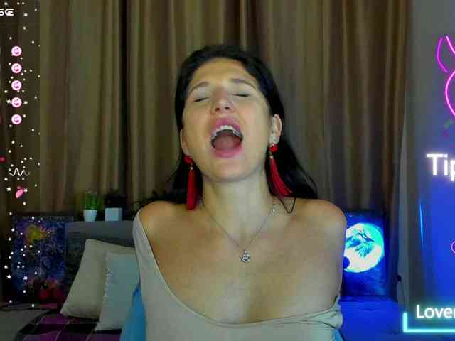 AliannaSoloKisses webcam