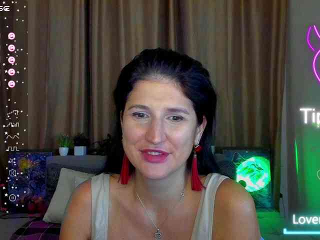 AliannaSoloKisses webcam