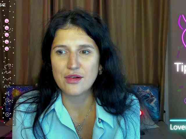 AliannaSoloKisses webcam