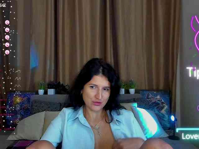 AliannaSoloKisses webcam