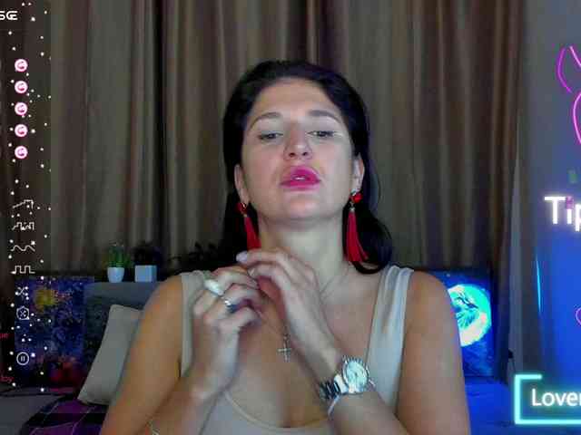 AliannaSoloKisses webcam