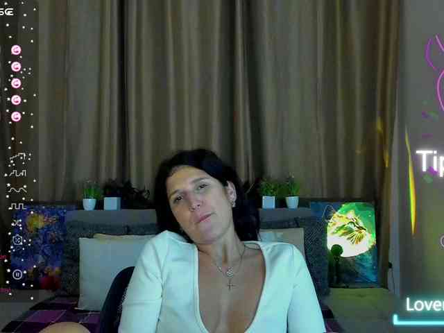 AliannaSoloKisses webcam