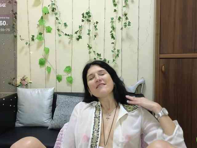 AliannaSoloKisses webcam