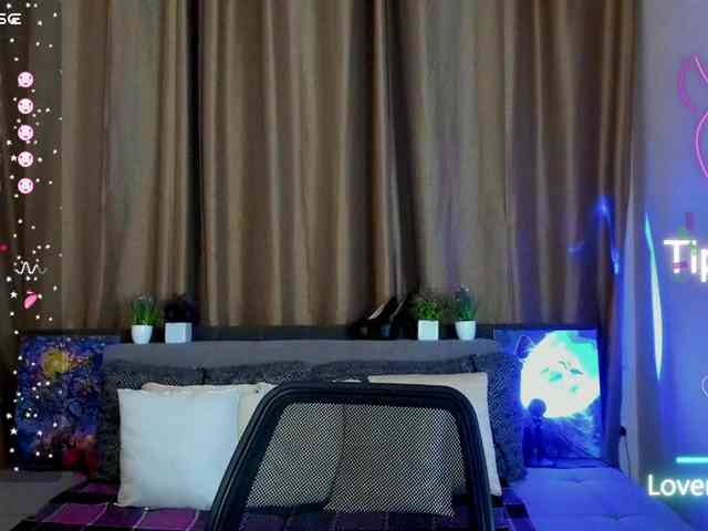 AliannaSoloKisses webcam