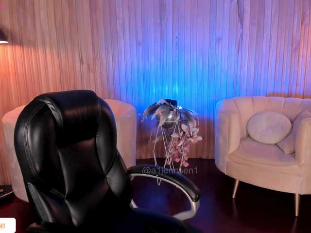 AllyJensen webcam