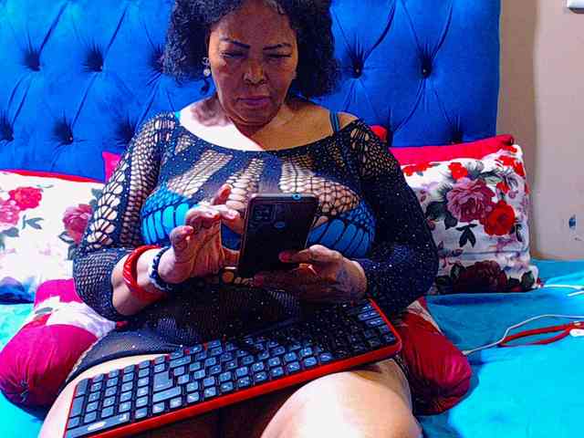 Ebonycandy10 webcam