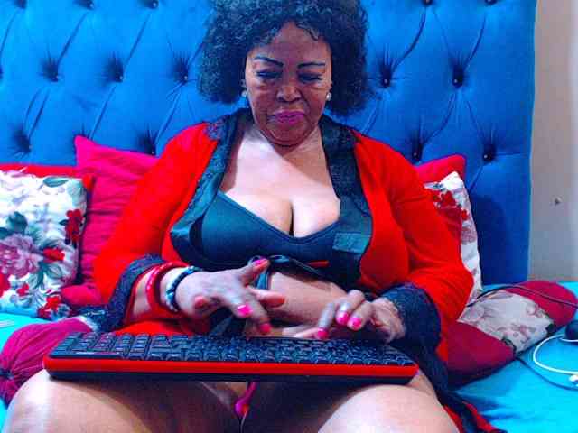 Ebonycandy10 webcam