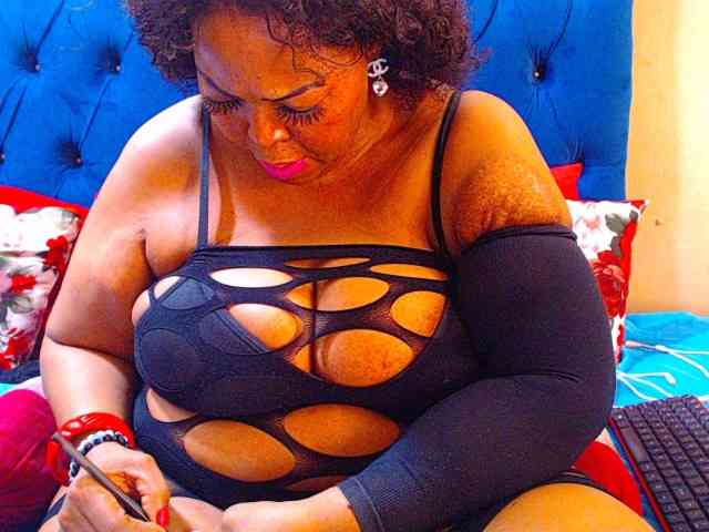 Ebonycandy10 webcam