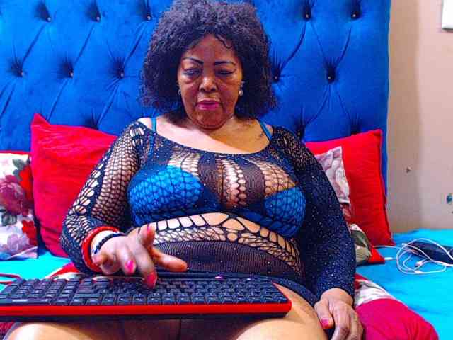 Ebonycandy10 webcam