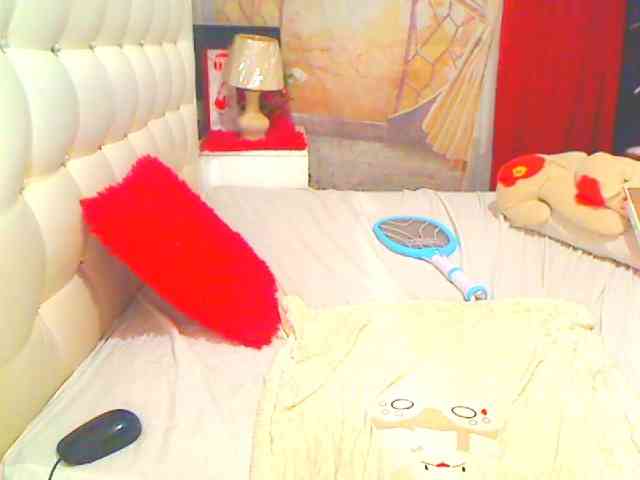 HOTLILLIE webcam