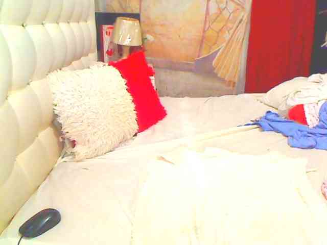 HOTLILLIE webcam
