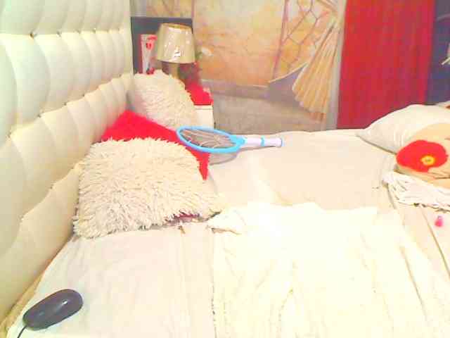 HOTLILLIE webcam