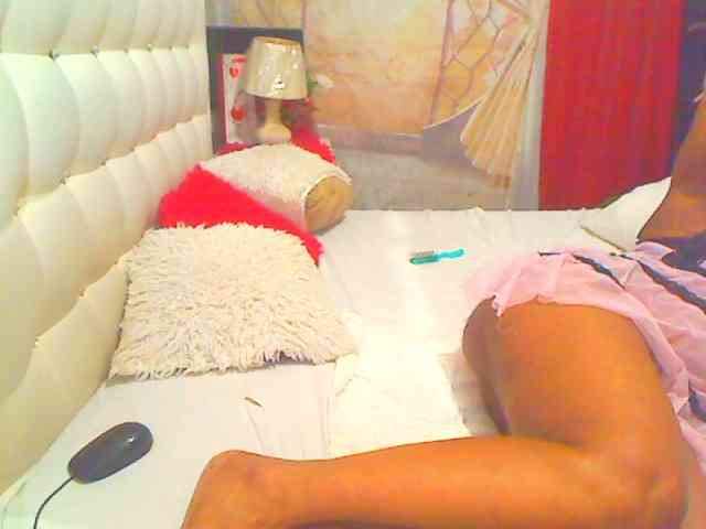 HOTLILLIE webcam