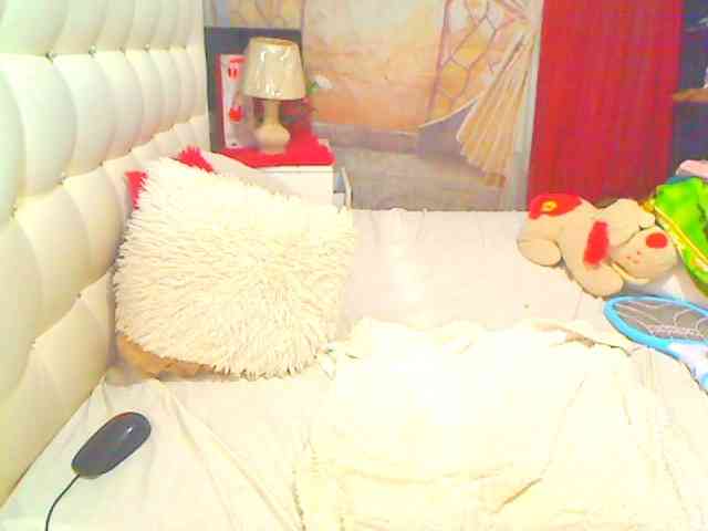 HOTLILLIE webcam
