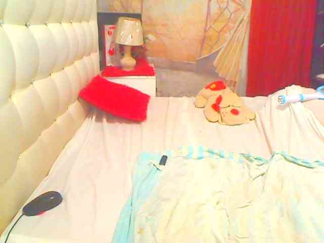 HOTLILLIE webcam