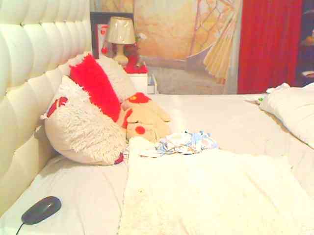 HOTLILLIE webcam