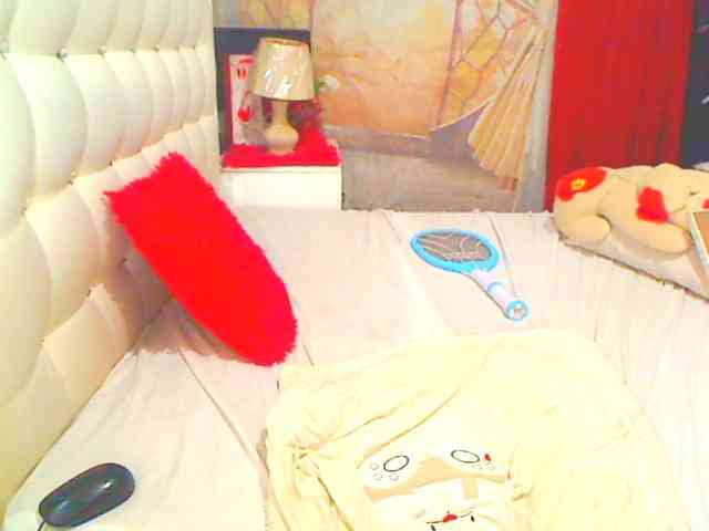 HOTLILLIE webcam
