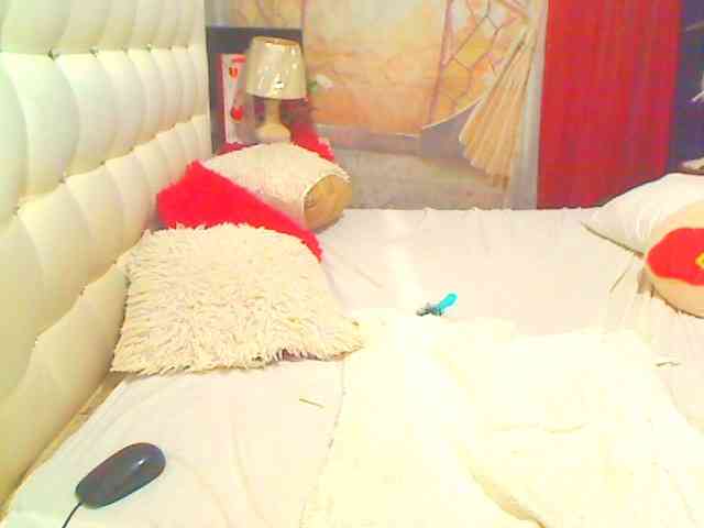 HOTLILLIE webcam