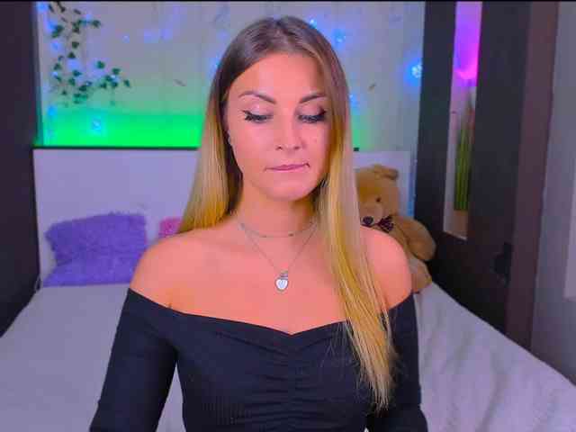 Alisee123 webcam