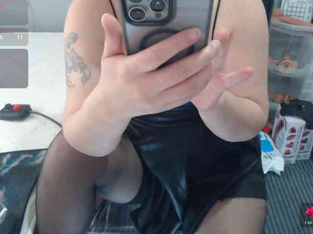 Bisexyeliz35 webcam
