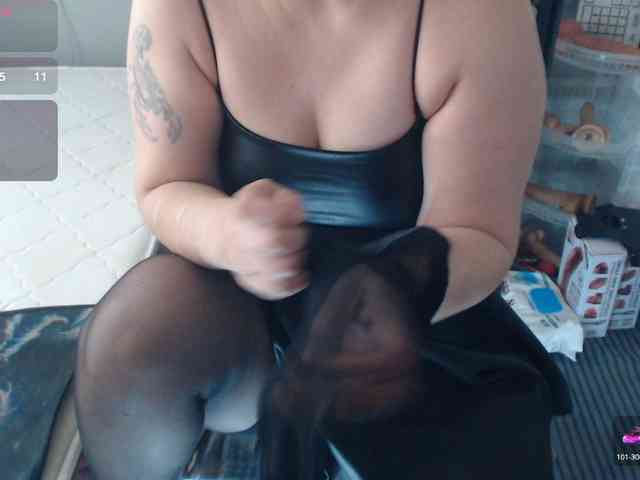 Bisexyeliz35 webcam