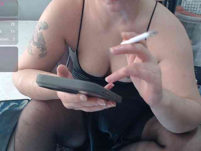 Bisexyeliz35 webcam