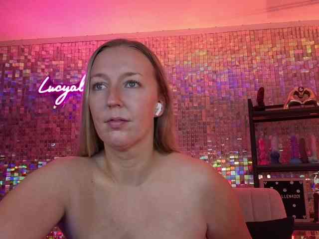 lucyallen4201 webcam