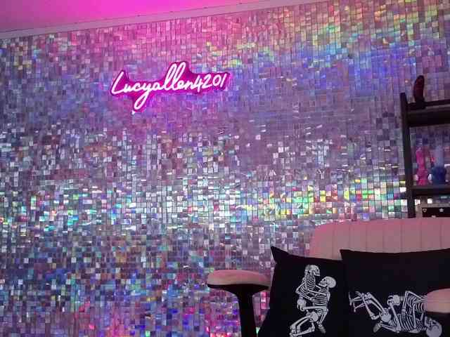 lucyallen4201 webcam