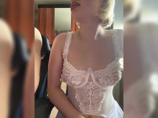 Entra en el chat con el modelo WhiteFox777 WhiteFox777