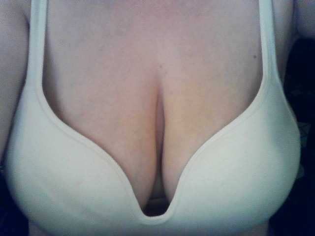 --A-M-I-N-A-- webcam