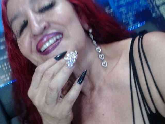 Lucy-mature webcam
