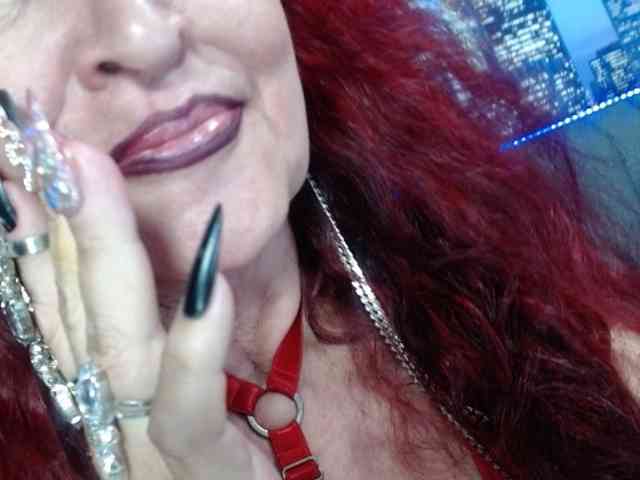 Lucy-mature webcam