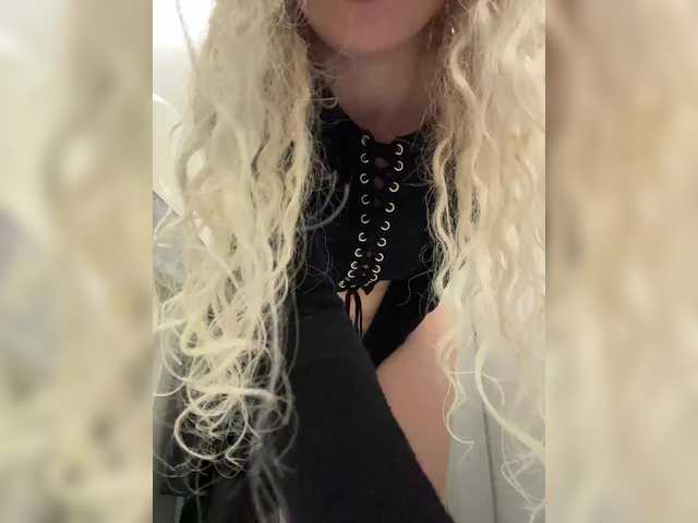 Entra en el chat con el modelo JJane- JJane-