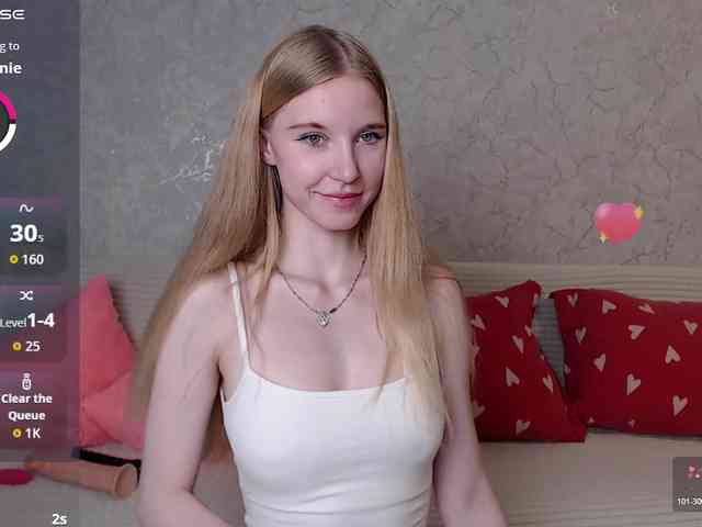 cutieblondegirl webcam