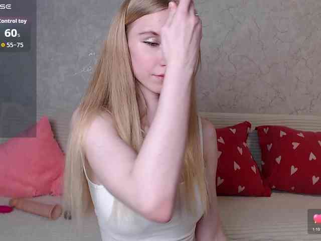 cutieblondegirl webcam