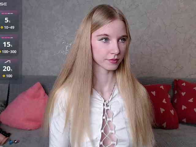 cutieblondegirl webcam