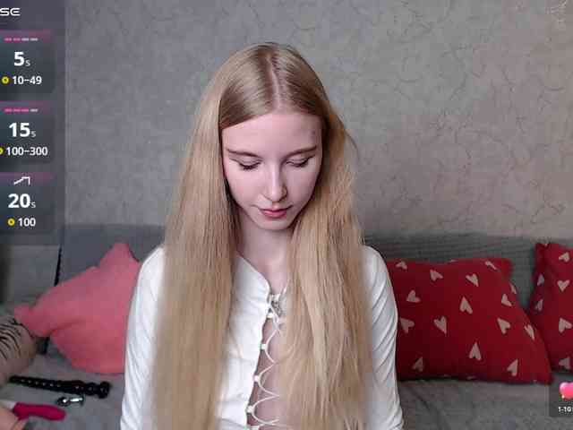 cutieblondegirl webcam