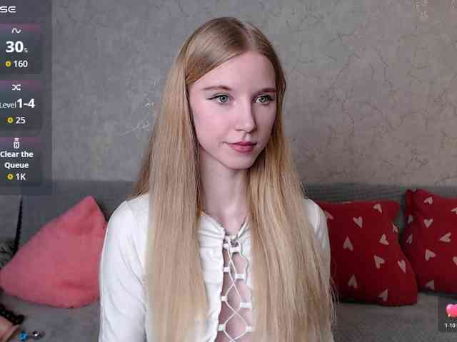 cutieblondegirl webcam