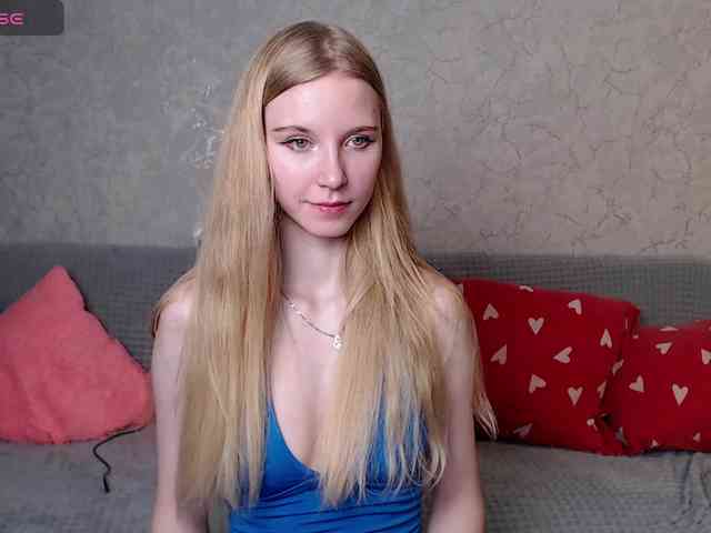 cutieblondegirl webcam