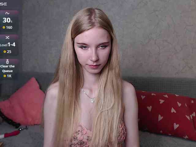 cutieblondegirl webcam